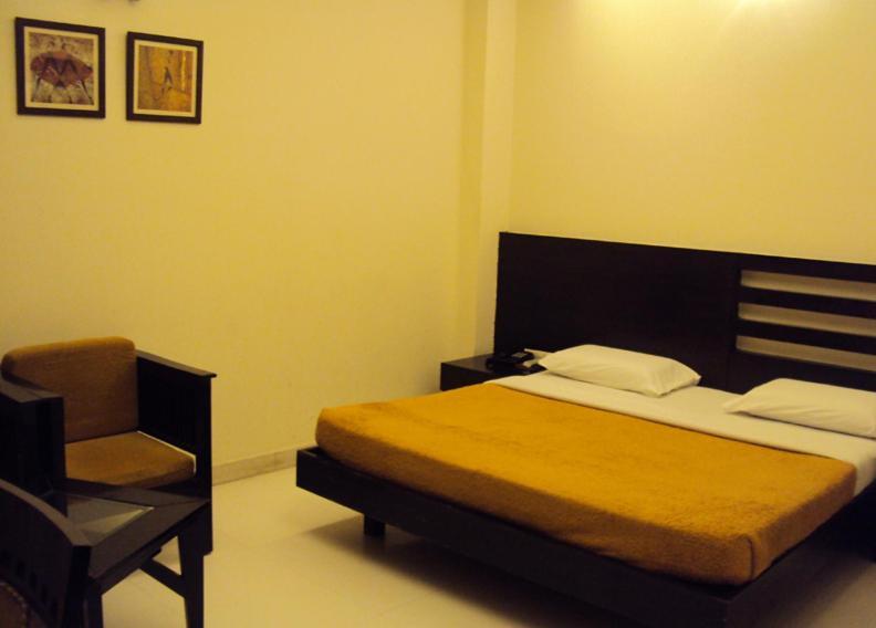Aman Deluxe Hotel New Delhi Bagian luar foto