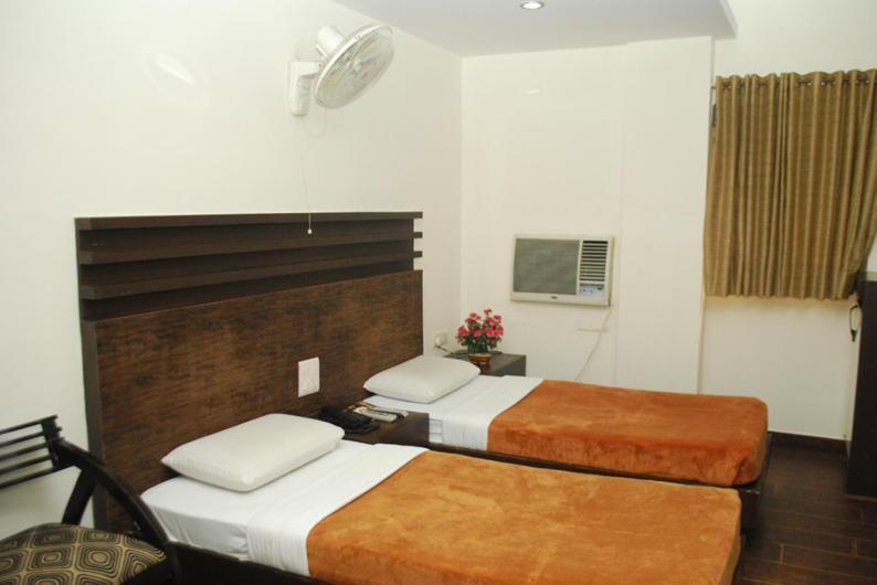 Aman Deluxe Hotel New Delhi Bagian luar foto