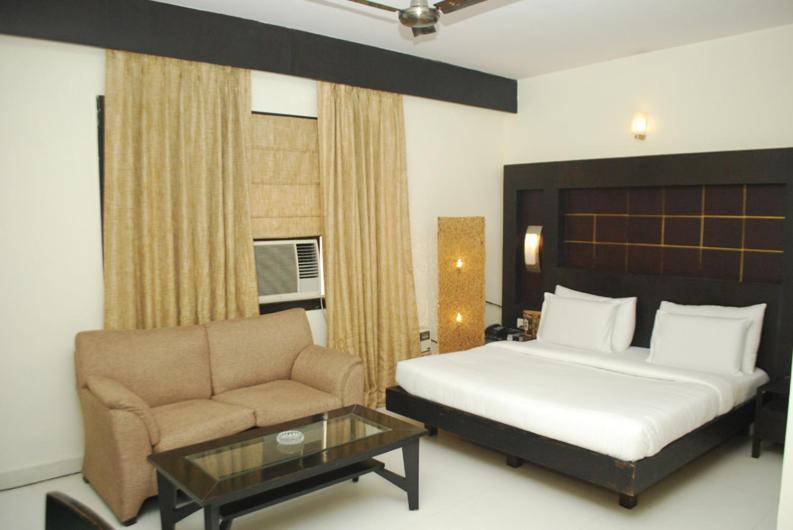 Aman Deluxe Hotel New Delhi Bagian luar foto