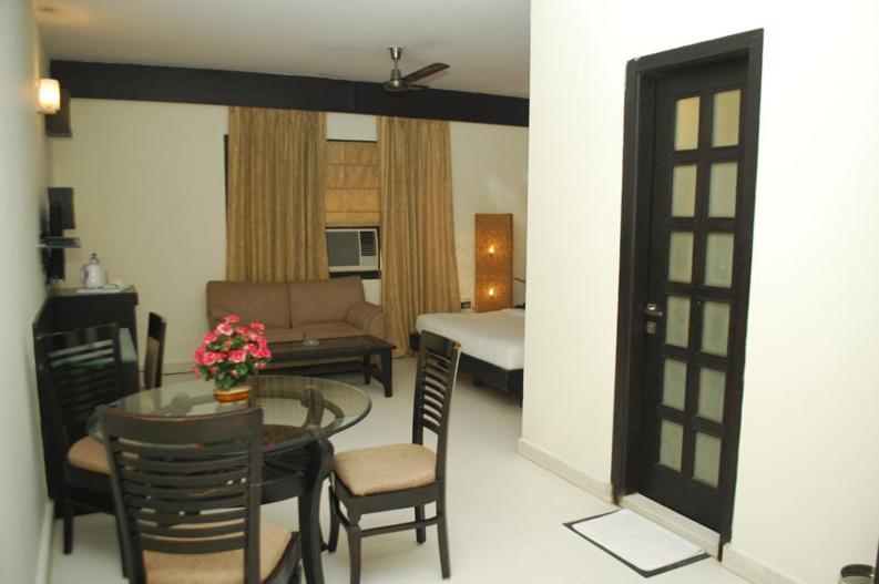 Aman Deluxe Hotel New Delhi Bagian luar foto