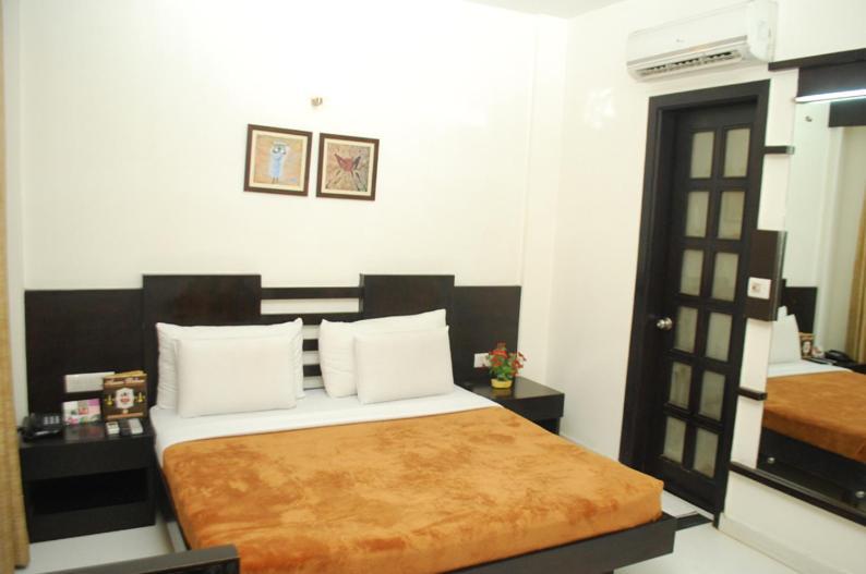 Aman Deluxe Hotel New Delhi Bagian luar foto