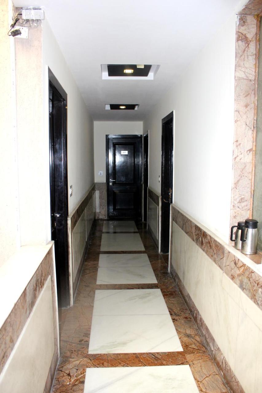 Aman Deluxe Hotel New Delhi Bagian luar foto